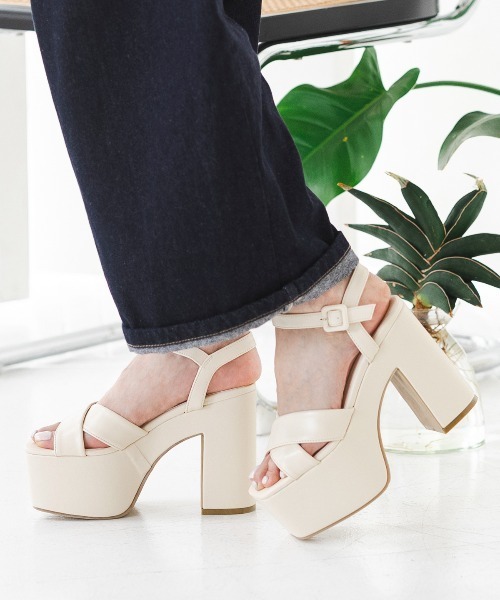 attagirl（アタガール）の「厚底クロスベルトサンダル（サンダル・レディース・ブラック/ブルー/アイボリー/シルバー・LL/L/M/S）」の2枚目の写真