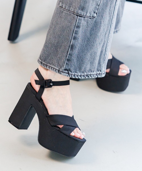 attagirl（アタガール）の「厚底クロスベルトサンダル（サンダル・レディース・ブラック/ブルー/アイボリー/シルバー・LL/L/M/S）」の3枚目の写真