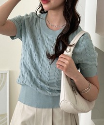 ケーブル編みニットトップス