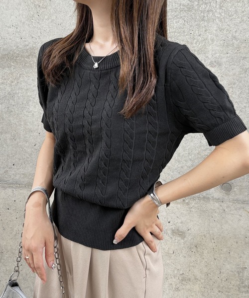 GeeRA(ジーラ)の「ケーブル編みニットトップス(ニット/セーター・レディース・ベージュ/レッド/オフホワイト/ブルー/ブラック/ホワイト×ブラック・LARGE/X-LARGE/MEDIUM/SMALL)」の9枚目の写真