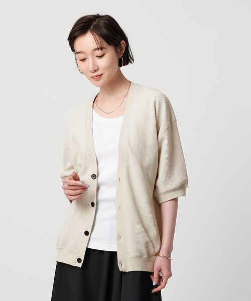 BEAUTY&YOUTH UNITED ARROWS（ビューティーアンドユースユナイテッドアローズ）の「【WEB限定】グリッド エアーワッフル ハーフスリーブ Vカーディガン（カーディガン/ボレロ・メンズ・オフホワイト/ブラック/ライトブルー・S/M/L）」の2枚目の写真