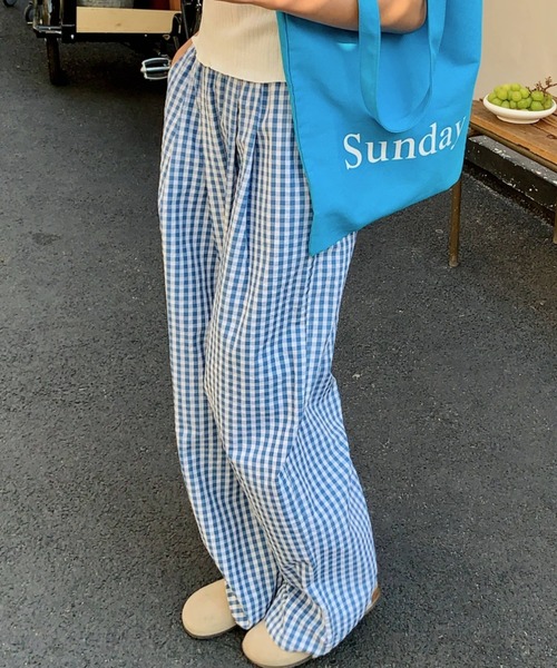 everycoco(エブリーココ)の「ギンガムチェックタックバレルレッグパンツ(その他パンツ・レディース・ブルー/ブラック・M/L)」の19枚目の写真