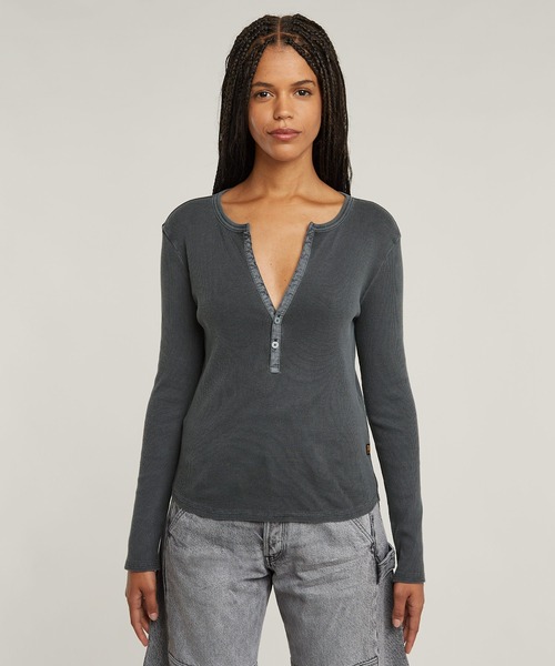 G-STAR(ジースター)の「DEEP V-NECK SLIM TOP/Vネックヘンリースリムトップス(Tシャツ/カットソー・レディース・ブラック系その他/ベージュ系その他・X-SMALL/SMALL/MEDIUM)」の1枚目の写真
