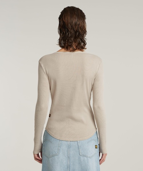 G-STAR(ジースター)の「DEEP V-NECK SLIM TOP/Vネックヘンリースリムトップス(Tシャツ/カットソー・レディース・ブラック系その他/ベージュ系その他・X-SMALL/SMALL/MEDIUM)」の9枚目の写真