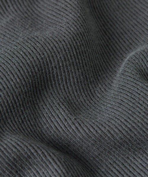 G-STAR(ジースター)の「DEEP V-NECK SLIM TOP/Vネックヘンリースリムトップス(Tシャツ/カットソー・レディース・ブラック系その他/ベージュ系その他・X-SMALL/SMALL/MEDIUM)」の8枚目の写真