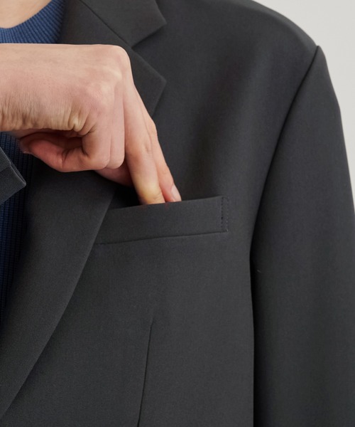 PUBLIC TOKYO（パブリックトウキョウ）の「〈セットアップ対応〉GRトロピカルスリムジャケット（セットアップ・メンズ・ダークグレー/ブラック/ライトブラウン・1/2/3）」の18枚目の写真