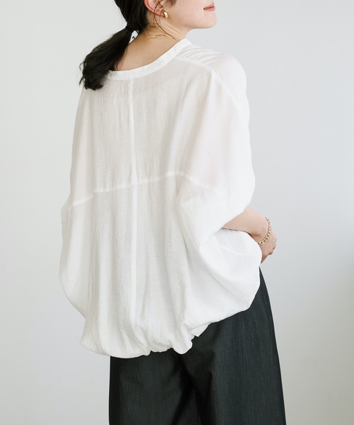 Emma Taylor(エマテイラー)の「キーネックシアードルマンオーバーシャツ(シャツ/ブラウス・レディース・ホワイト/ブラック/セージグリーン・FREE)」の9枚目の写真