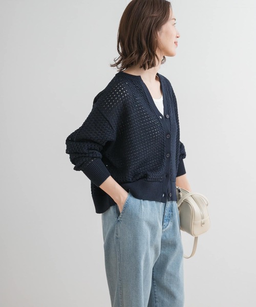 URBAN RESEARCH DOORS(アーバンリサーチドアーズ)の「透かし柄キーネックカーディガン(カーディガン/ボレロ・レディース・アイボリー/ネイビー・MEDIUM)」の6枚目の写真