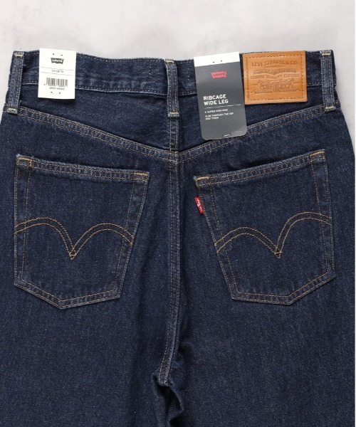 Levi's(リーバイス)の「Levi's(リーバイス)「RIBCAGE」ワイドレッグ(デニムパンツ・レディース・ノンウォッシュ・26inch/25inch/24inch/27inch)」の2枚目の写真