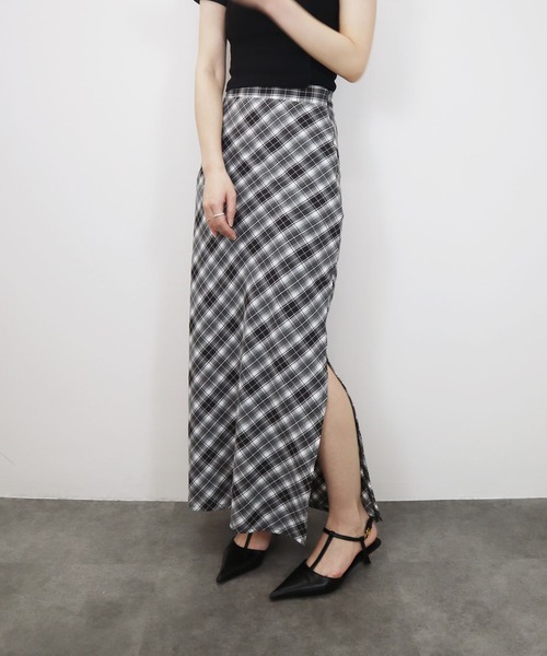 Reurie'(レウリィ)の「チェックナロースカート/check narrow skirt チェック柄 ブラック レッド ロング丈 大人かわいい カジュアル(スカート・レディース・ブラック/レッド・FREE)」の6枚目の写真