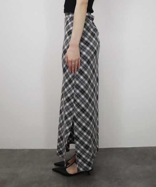 Reurie'(レウリィ)の「チェックナロースカート/check narrow skirt チェック柄 ブラック レッド ロング丈 大人かわいい カジュアル(スカート・レディース・ブラック/レッド・FREE)」の13枚目の写真