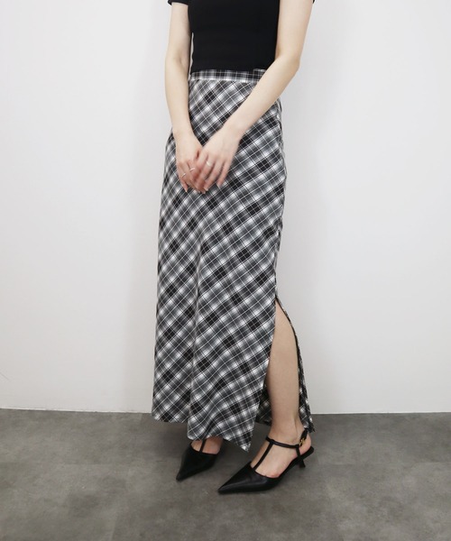 Reurie'(レウリィ)の「チェックナロースカート/check narrow skirt チェック柄 ブラック レッド ロング丈 大人かわいい カジュアル(スカート・レディース・ブラック/レッド・FREE)」の20枚目の写真