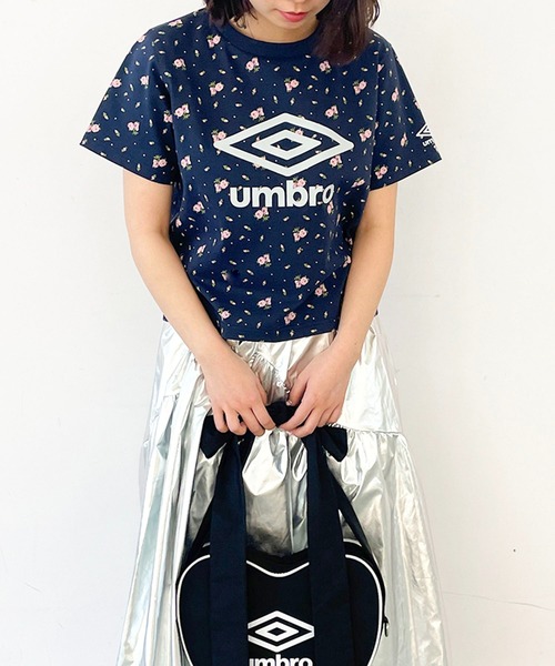 セール】[UMBRO × Casselini] 花柄ロゴTシャツ（Tシャツ