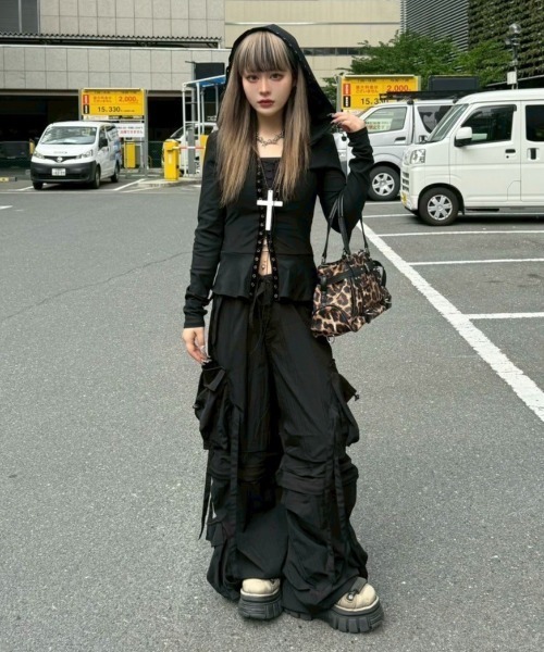 【MODERNIF】Nylon 2way cargo pants modernif (モダンイフ) - ナイロンカットカーゴツーウェイパンツ
