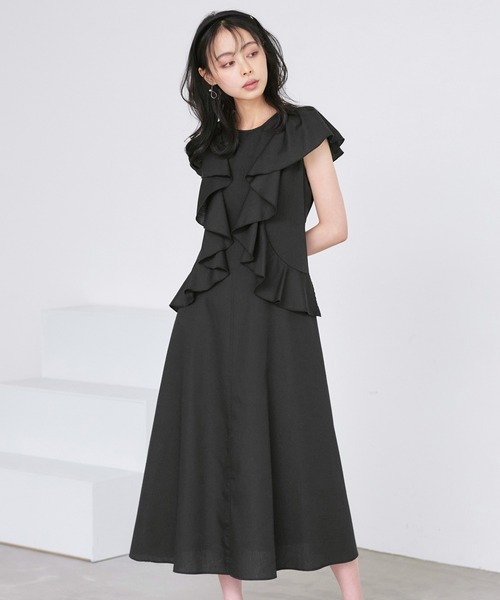 RUIRUE BOUTIQUE(ルイルエブティック)の「洗える | フロー ラッフル ワンピース | レディース おしゃれ きれいめ リゾート 休日コーデ 二の腕カバー フレンチスリーブ フレア リゾートワンピ(ワンピース・レディース・ブルー/ブラック/ホワイト・S/M/L/LL)」の2枚目の写真