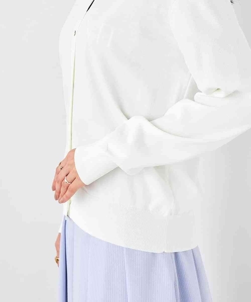 a.v.v（アーヴェヴェ）の「【接触冷感/UVカット/洗える】Vネック美ラクるサマーカーディガン（カーディガン/ボレロ・レディース・グレー系その他/ブラック/ホワイト/ブルー・36/38/40）」の16枚目の写真