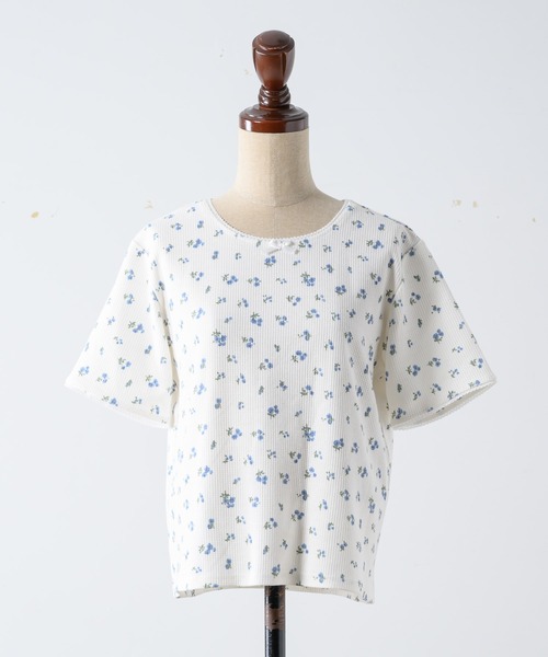 INTER FACTORY(インターファクトリー)の「ちょこび - 花柄ワッフルT made in INTER FACTORY(Tシャツ/カットソー・レディース・アイボリー/サックスブルー・FREE)」の3枚目の写真