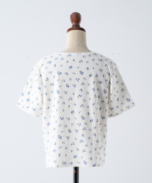 INTER FACTORY(インターファクトリー)の「ちょこび - 花柄ワッフルT made in INTER FACTORY(Tシャツ/カットソー・レディース・アイボリー/サックスブルー・FREE)」の5枚目の写真