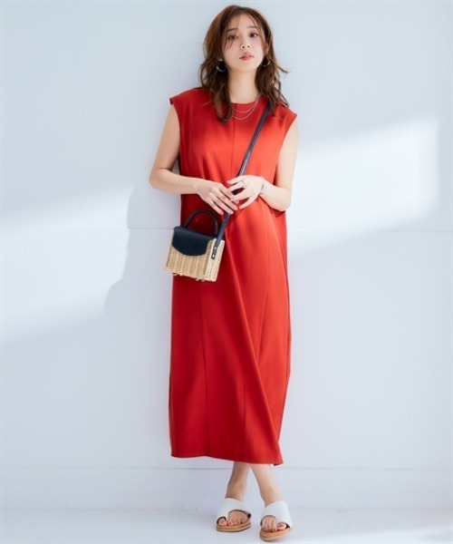 nissen（ニッセン）の「二の腕華奢見えカバータックワンピース（防しわ・ストレッチ）＜大きいサイズ有＞（ワンピース・レディース・ブラック/ブルー/オレンジ・S/M/L/LL/3L）」の11枚目の写真