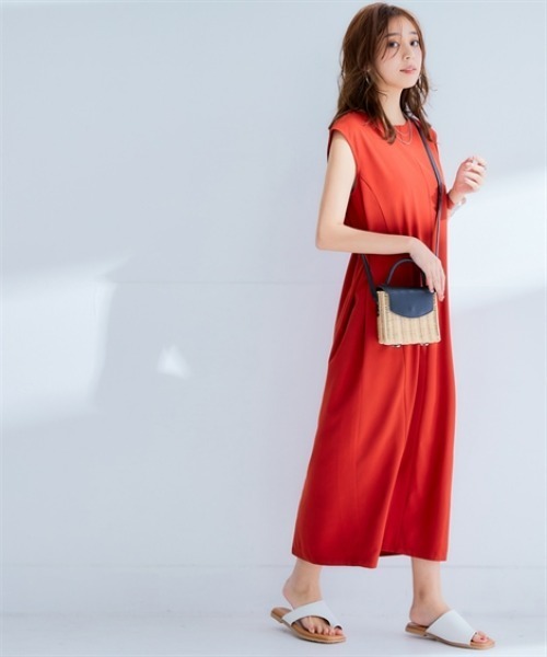 nissen（ニッセン）の「二の腕華奢見えカバータックワンピース（防しわ・ストレッチ）＜大きいサイズ有＞（ワンピース・レディース・ブラック/ブルー/オレンジ・S/M/L/LL/3L）」の12枚目の写真