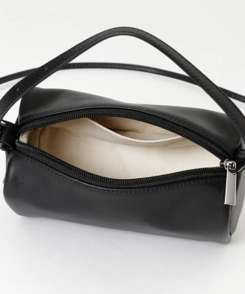 URBAN RESEARCH（アーバンリサーチ）の「LEATHER SQUARE SHOULDER（ショルダーバッグ・レディース・アイボリー/ブラック・-）」の19枚目の写真