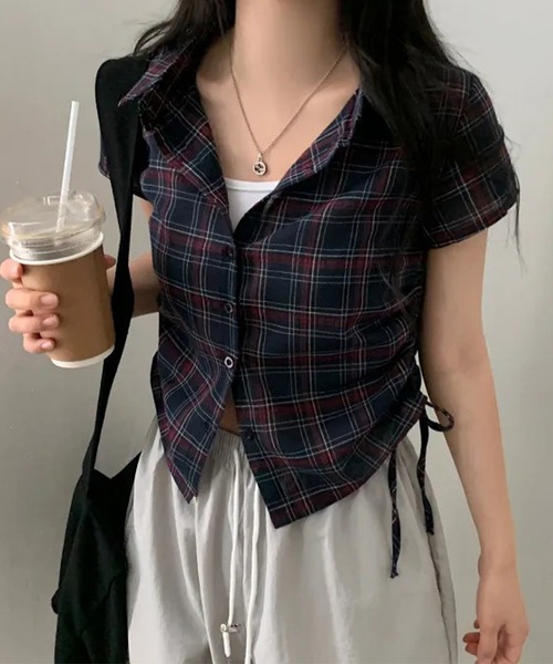 Lace Ladies(レースレディース)の「チェック柄 サイドシャーリング レギュラーカラー 半袖 シャツ(シャツ/ブラウス・レディース・ネイビー/アイボリー・FREE)」の6枚目の写真