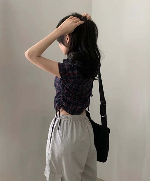 Lace Ladies(レースレディース)の「チェック柄 サイドシャーリング レギュラーカラー 半袖 シャツ(シャツ/ブラウス・レディース・ネイビー/アイボリー・FREE)」の4枚目の写真