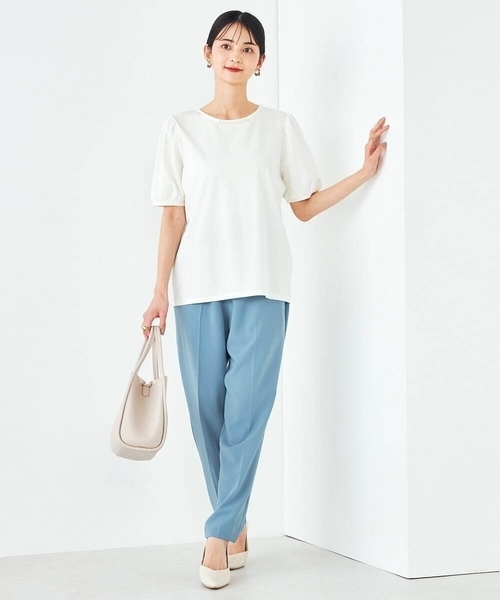 a.v.v(アーヴェヴェ)の「【UVカット】パール調ネックトップス(Tシャツ/カットソー・レディース・ホワイト/グレー系その他/ブラック・34/36/40/42/38)」の5枚目の写真