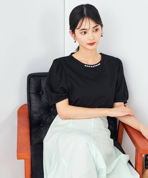 a.v.v(アーヴェヴェ)の「【UVカット】パール調ネックトップス(Tシャツ/カットソー・レディース・ホワイト/グレー系その他/ブラック・34/36/40/42/38)」の19枚目の写真