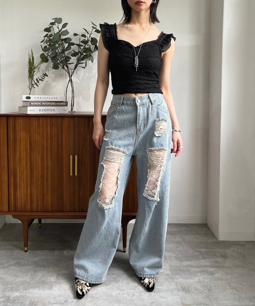 Jewelobe(ジュエローブ)の「レースカバードダメージワイドデニムパンツ(デニムパンツ・レディース・ブルー・S/M)」の10枚目の写真