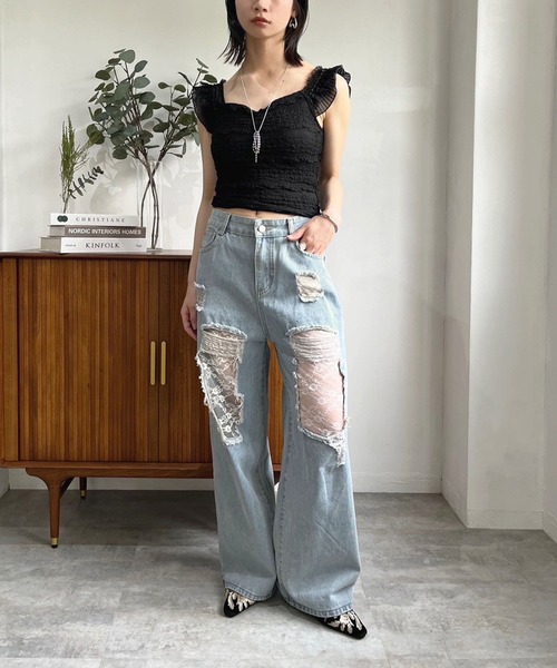 Jewelobe(ジュエローブ)の「レースカバードダメージワイドデニムパンツ(デニムパンツ・レディース・ブルー・S/M)」の11枚目の写真