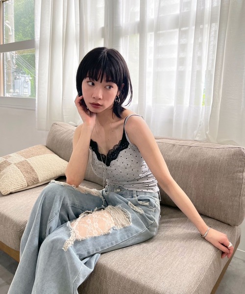 Jewelobe(ジュエローブ)の「レースカバードダメージワイドデニムパンツ(デニムパンツ・レディース・ブルー・S/M)」の13枚目の写真