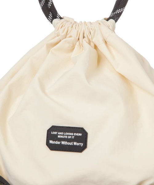 niko and...（ニコアンド）の「カラーコードナップサック（バックパック/リュック・メンズ・ブラック/オフホワイト・FREE）」の15枚目の写真