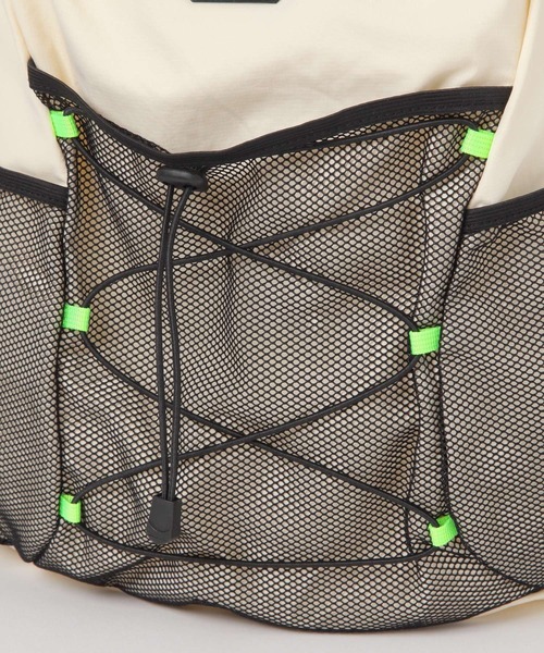 niko and...（ニコアンド）の「カラーコードナップサック（バックパック/リュック・メンズ・ブラック/オフホワイト・FREE）」の16枚目の写真