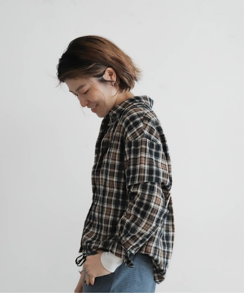 NOMBRE IMPAIR（ノンブルアンペール）の「ドビーダークチェック　裾ドロストシャツ（シャツ/ブラウス・レディース・ブラック/ブルー・FREE）」の2枚目の写真