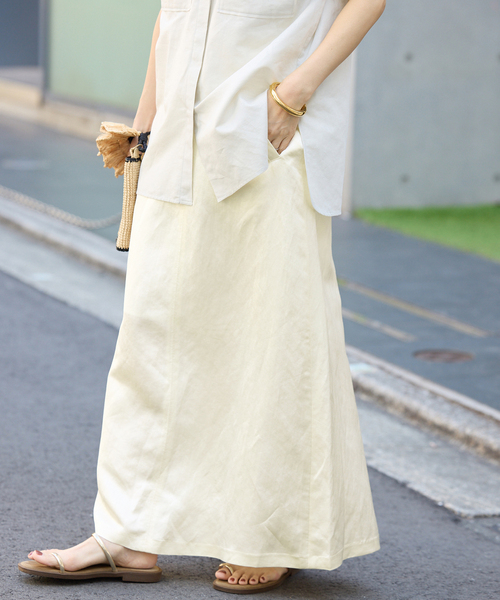 IENA(イエナ)の「L/VISバックサテンリーンスカート(スカート・レディース・ブラック/ホワイト・34/36/38)」の1枚目の写真