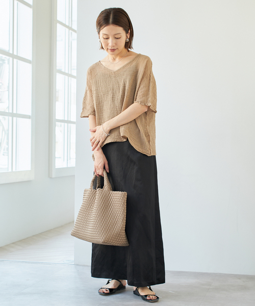 IENA(イエナ)の「L/VISバックサテンリーンスカート(スカート・レディース・ブラック/ホワイト・34/36/38)」の4枚目の写真