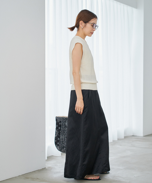 IENA(イエナ)の「L/VISバックサテンリーンスカート(スカート・レディース・ブラック/ホワイト・34/36/38)」の15枚目の写真