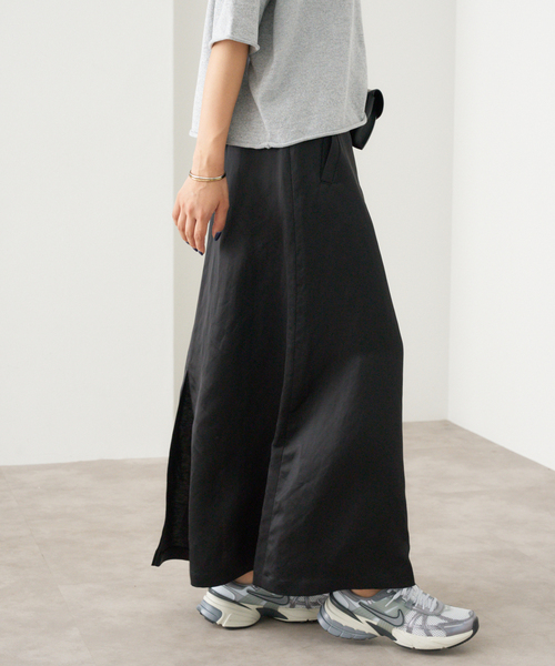 IENA(イエナ)の「L/VISバックサテンリーンスカート(スカート・レディース・ブラック/ホワイト・34/36/38)」の22枚目の写真