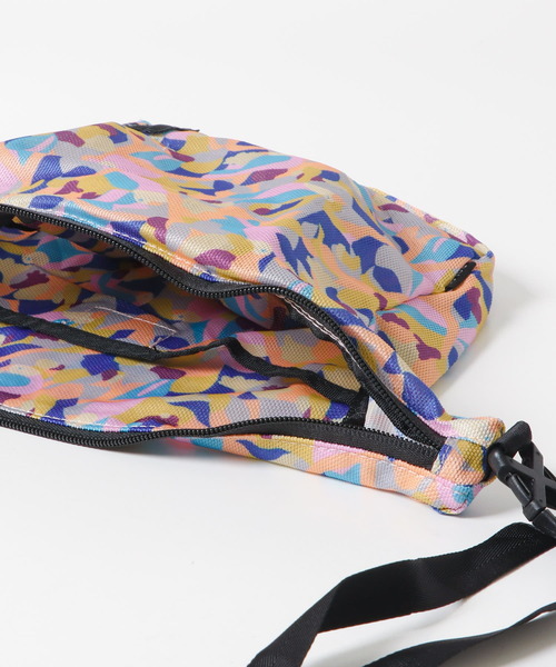 POLeR（ポーラー）の「POLeR　MESH STUFF SHOULDER（ショルダーバッグ・メンズ・ブラック/ブルー系その他・ONE）」の3枚目の写真