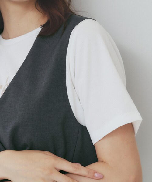 index（インデックス）の「バックフリルデザインジレ/セットアップ可【洗濯機洗い可/接触冷感/吸水速乾/ストレッチ】（ベスト・レディース・ブラック/ライトベージュ/チャコールグレー・36/38/40/42）」の21枚目の写真