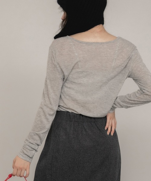 HEILIS(ヘイリス)の「【新色追加】シアーリブヘンリーネックカットソー/長袖 シアー Tシャツ カットソー トップス 春服 秋服 冬服 ネイビー ブルー ベージュ ライム ブラウン ブラック 杢グレー レッド ピンク オフホワイト 白 黒 赤 韓国 ノームコア シンプル カジュアル ガーリー レイヤード インナー(Tシャツ/カットソー・レディース・オフホワイト/ブラック/チャコールグレー/レッド/ピンク/ブラウン/ブルー/ベージュ/ネイビー・FREE)」の15枚目の写真