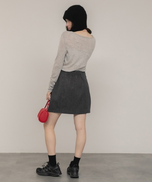 HEILIS(ヘイリス)の「【新色追加】シアーリブヘンリーネックカットソー/長袖 シアー Tシャツ カットソー トップス 春服 秋服 冬服 ネイビー ブルー ベージュ ライム ブラウン ブラック 杢グレー レッド ピンク オフホワイト 白 黒 赤 韓国 ノームコア シンプル カジュアル ガーリー レイヤード インナー(Tシャツ/カットソー・レディース・オフホワイト/ブラック/チャコールグレー/レッド/ピンク/ブラウン/ブルー/ベージュ/ネイビー・FREE)」の17枚目の写真