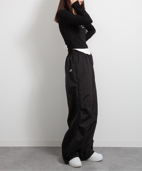 CERCA（チェルカ）の「HALEY PESCA/ワイドレッグ　ストリート　カーゴパンツ（カーゴパンツ・レディース・グレー・SMALL）」の2枚目の写真