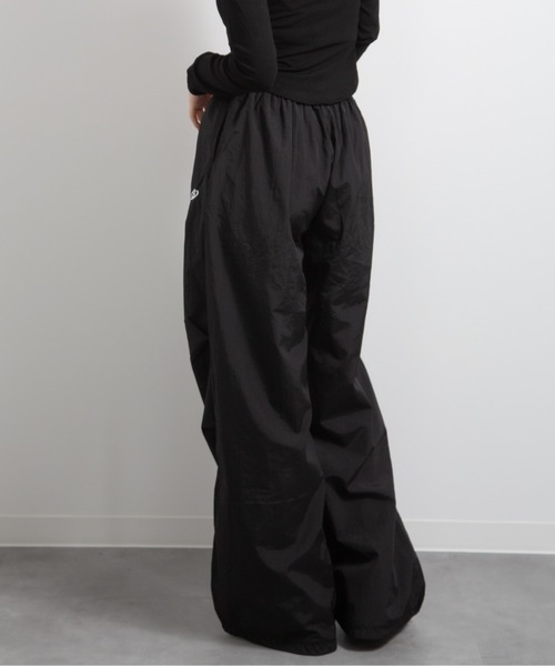 CERCA（チェルカ）の「HALEY PESCA/ワイドレッグ　ストリート　カーゴパンツ（カーゴパンツ・レディース・グレー・SMALL）」の5枚目の写真