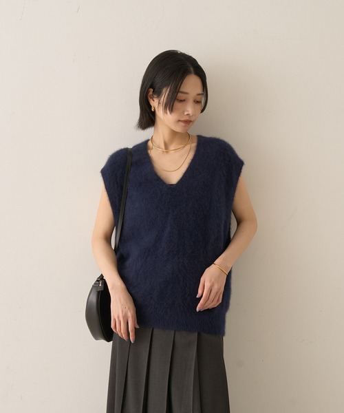Rouge vif(ルージュヴィフ)の「フォックスウール ニットベスト(ニット/セーター・レディース・アイボリー/ネイビー・フリー)」の9枚目の写真