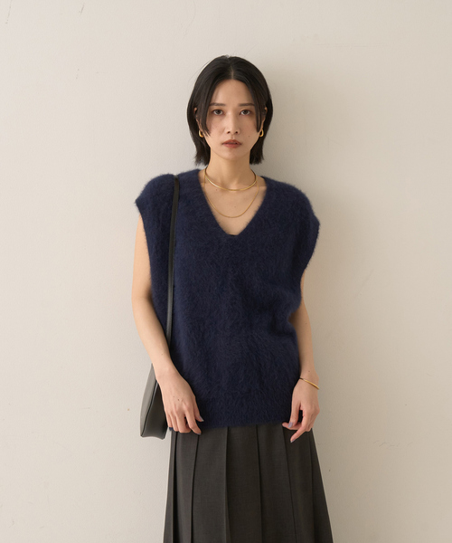 Rouge vif(ルージュヴィフ)の「フォックスウール ニットベスト(ニット/セーター・レディース・アイボリー/ネイビー・フリー)」の10枚目の写真