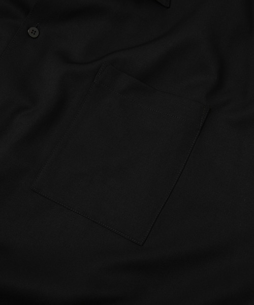 WhoWhat（フーワット）の「5X SHIRT <SHORT LENGTH>（シャツ/ブラウス・メンズ・ブラック/レッド系その他・FREE）」の5枚目の写真