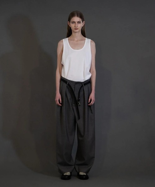 my beautiful landlet（マイビューティフルランドレット）の「【my beautiful landlet】 STRIPE WOOL TUCK WIDE PANTS（スラックス・メンズ・グレー/ネイビー/ブラック・1/2/0）」の4枚目の写真