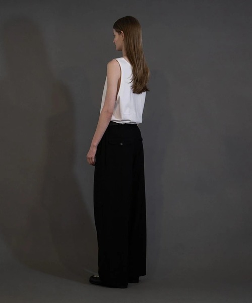 my beautiful landlet（マイビューティフルランドレット）の「【my beautiful landlet】 STRIPE WOOL TUCK WIDE PANTS（スラックス・メンズ・グレー/ネイビー/ブラック・1/2/0）」の9枚目の写真